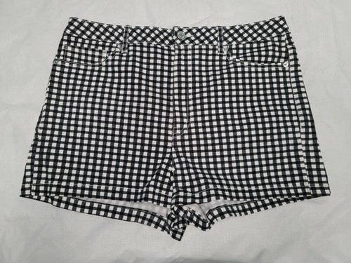 forever 21 black and white shorts