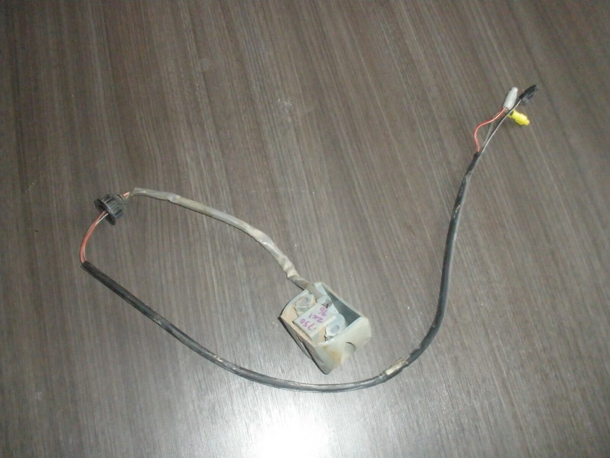 96 KAWASAKI 750 ZX ZXI SPEEDOMETER SPEEDO SPEED SENSOR 21176