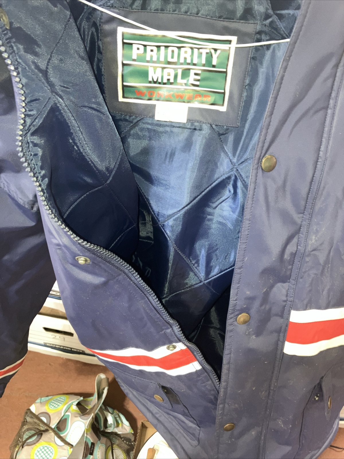 Priority Male Nylon- Lined, Jacket Size Large Qui… - image 8