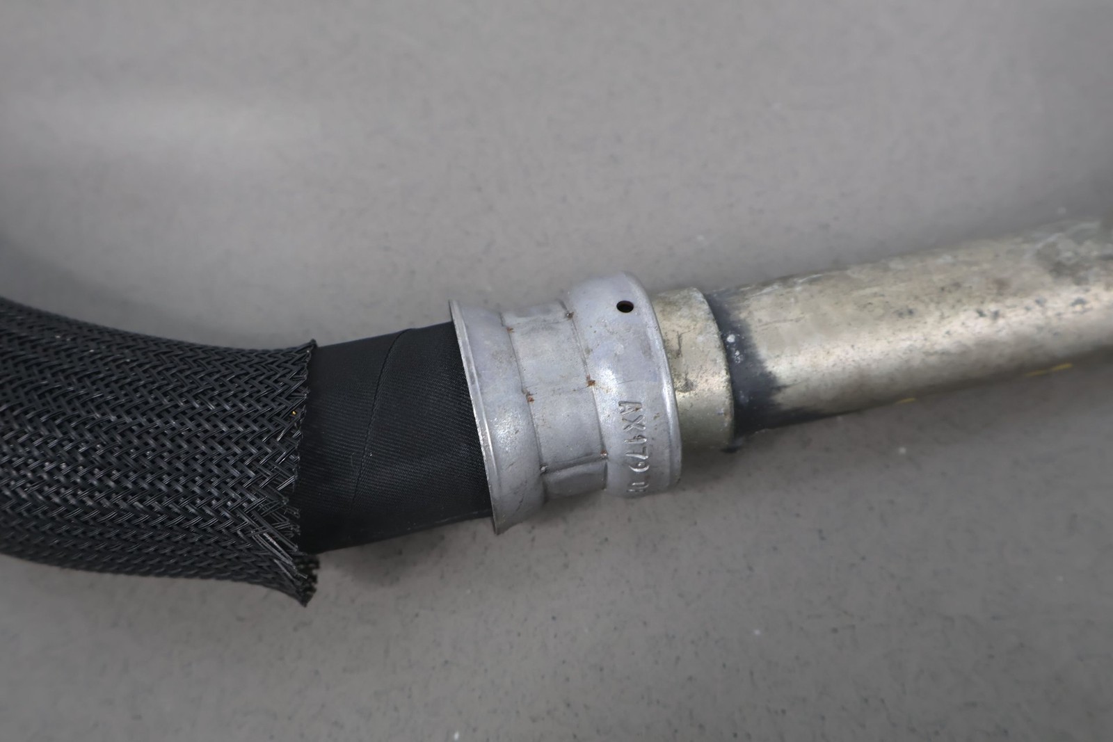 2009 Aston Martin V8 Vantage 4.7L Oiler Cooler Pipe Outlet (9G33-6B748-AC)