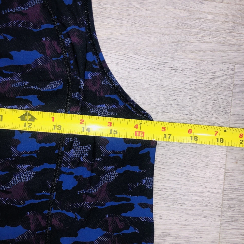 Lululemon размер 6? Скульптурная легкая панель TankMini Hounds Camo Emperor BlueMesh  - Изображение 4 из 4