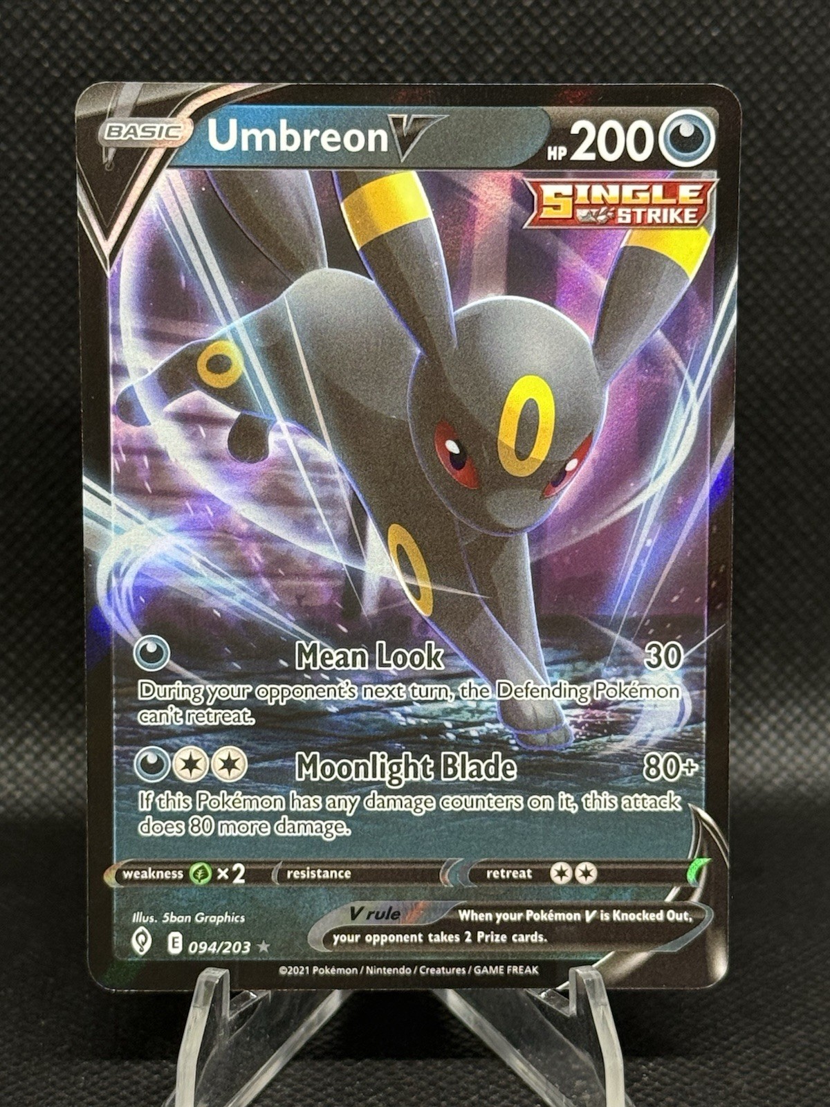 Umbreon V - 94/203 - Ultra Rare Near Mint Pokemon Sword & Shield Evolving