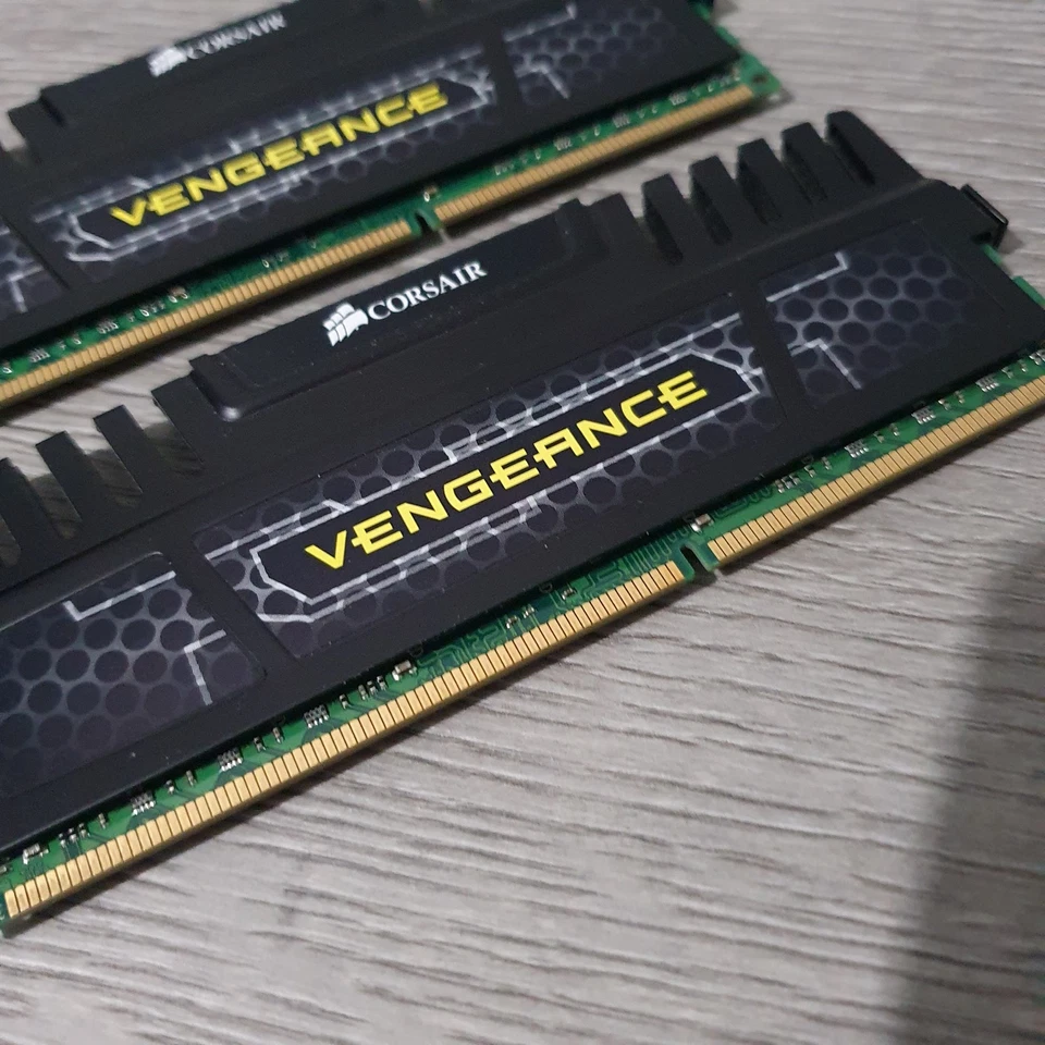 Corsair CMZ8GX3M2A1600C9 8GB 2x4GB PC3-12800 DDR3-1600 DDR3 RAM 1600 MHz - Bild 3 von 4