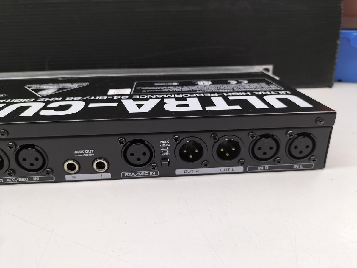 BEHRINGER DEQ2496 Ultra-Curve Pro Digital EQ Processor Working