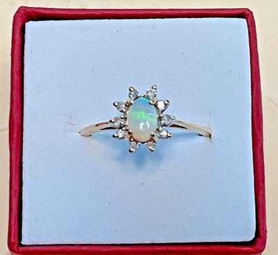 Neu 10K Weißgold Opal & Diamant Halo Ring Größe 8
