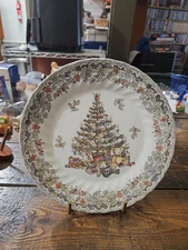 New Myott Factory Queen's Season Greetings Christmas Tree 10" Dinner Plate 