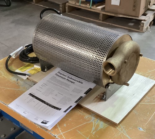 DAYTON 5RGV6 Pond Pump 1 1/2hp 230V AC Brass housing 60' Max Head