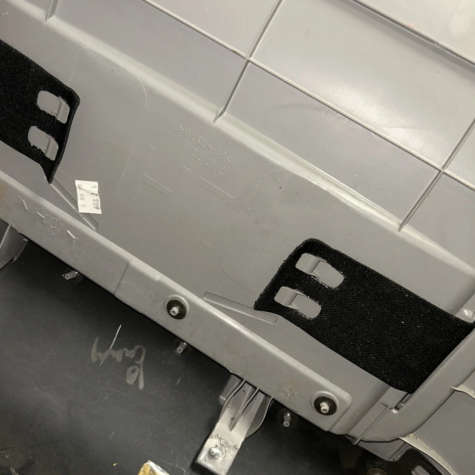 2010 TOYOTA CAMRY ПЕРЕДНЕЕ ЛЕВОЕ СИДЕНЬЕ ЗАДНИЙ ЧЕХОЛ СЕРЫЙ FB13 OEM 07 08 09 10 11 - Изображение 4 из 4