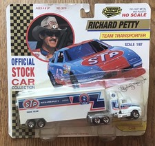 Road Champs 1992 Richard Petty Oficjalny magazyn Kolekcja samochodów Team Transporter