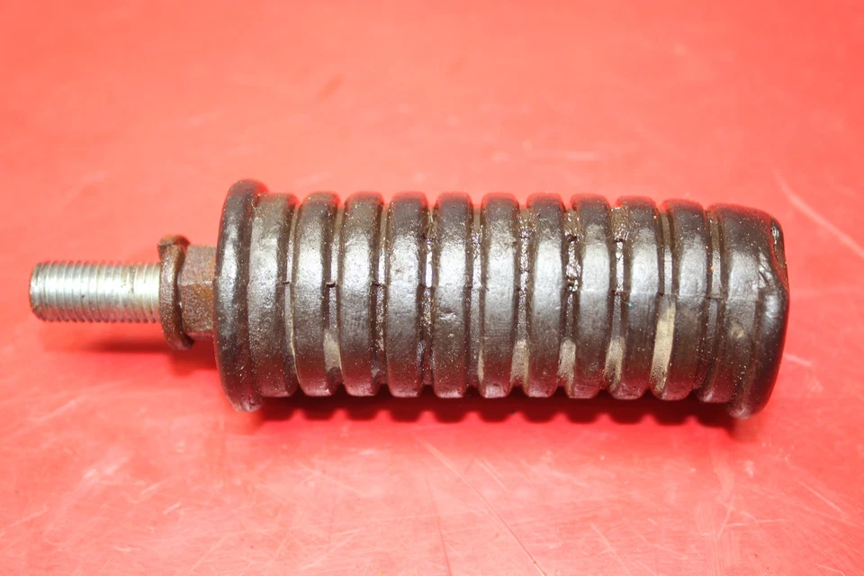 Par de estriberas traseras Suzuki T250 1971 Foto 3 de 4