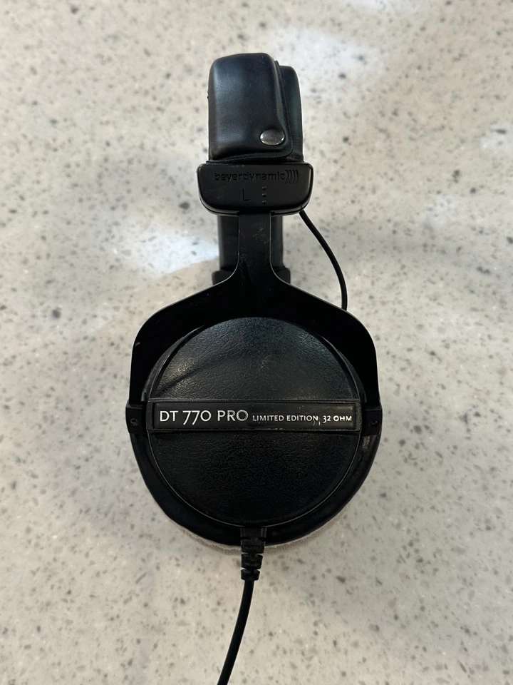 Beyerdynamic DT 770 Pro 32 ohm Limited Edition Studio Headphones Gray - Image 4 of 4