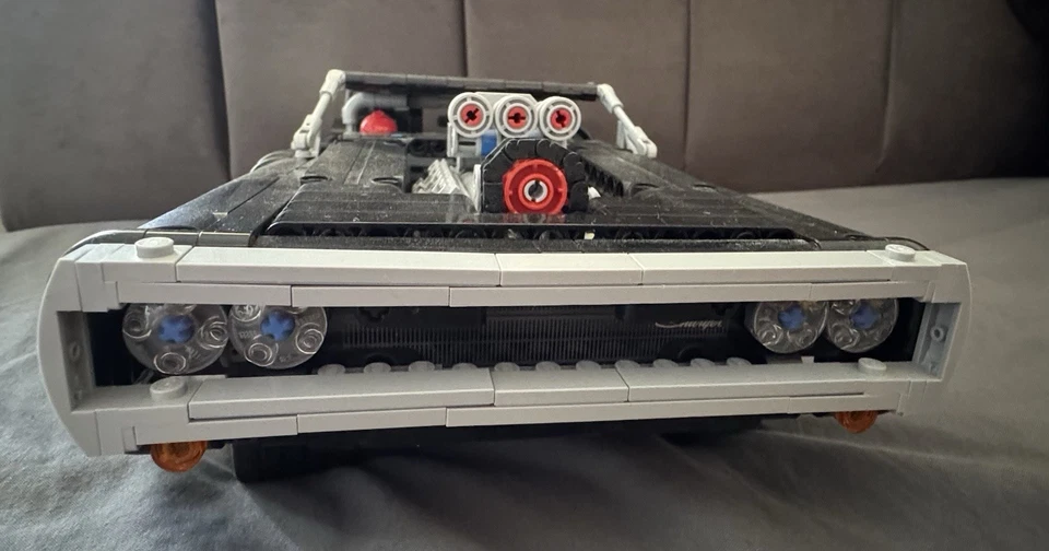 LEGO Technic 42111 Dom's Dodge Charger, photo 2 of 5