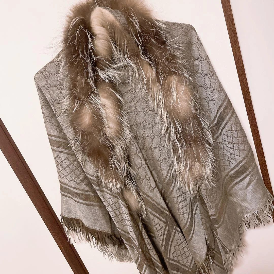 Silencieux d'écurie en fourrure Gucci mode femme (authentique) du Japon