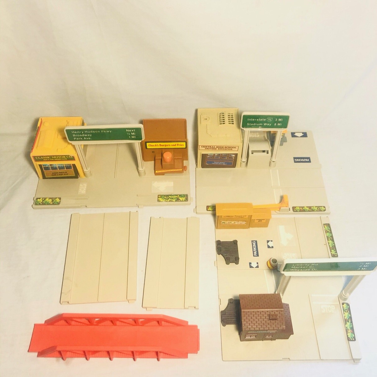 Vintage 1981 Hot Wheels USA Builder Set Lot Downtown Roadway City