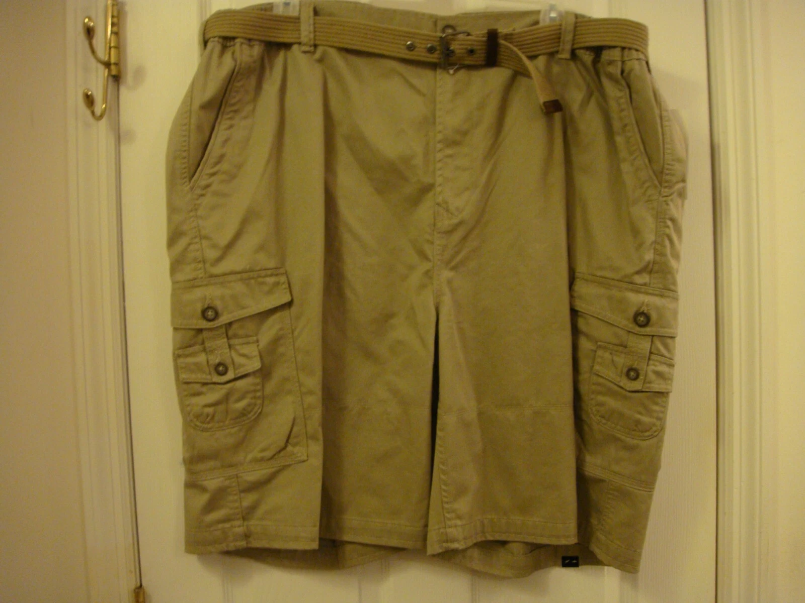 Men's Northpoint Belted Cargo Shorts Elastic Sides Tan Size 48 Ins 10” NEW