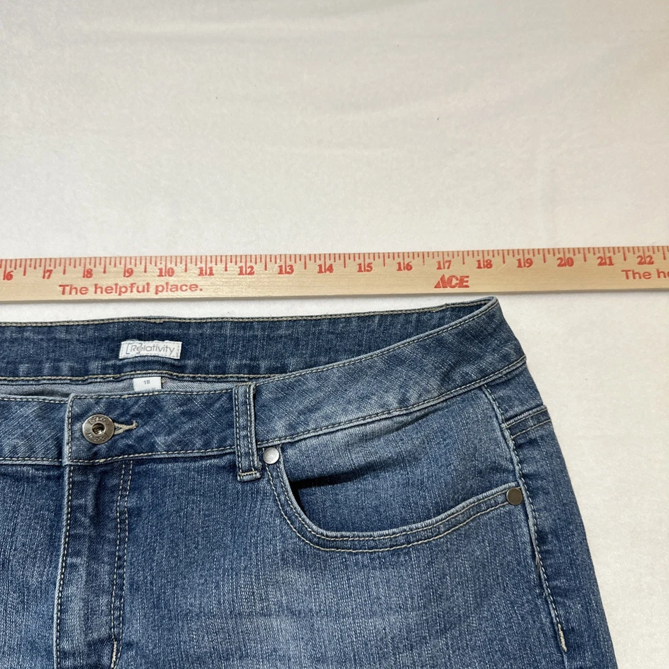 Relativity Jean Shorts Women's Size 18 Medium Wash High Rise Stretch Denim - Image 4 of 4