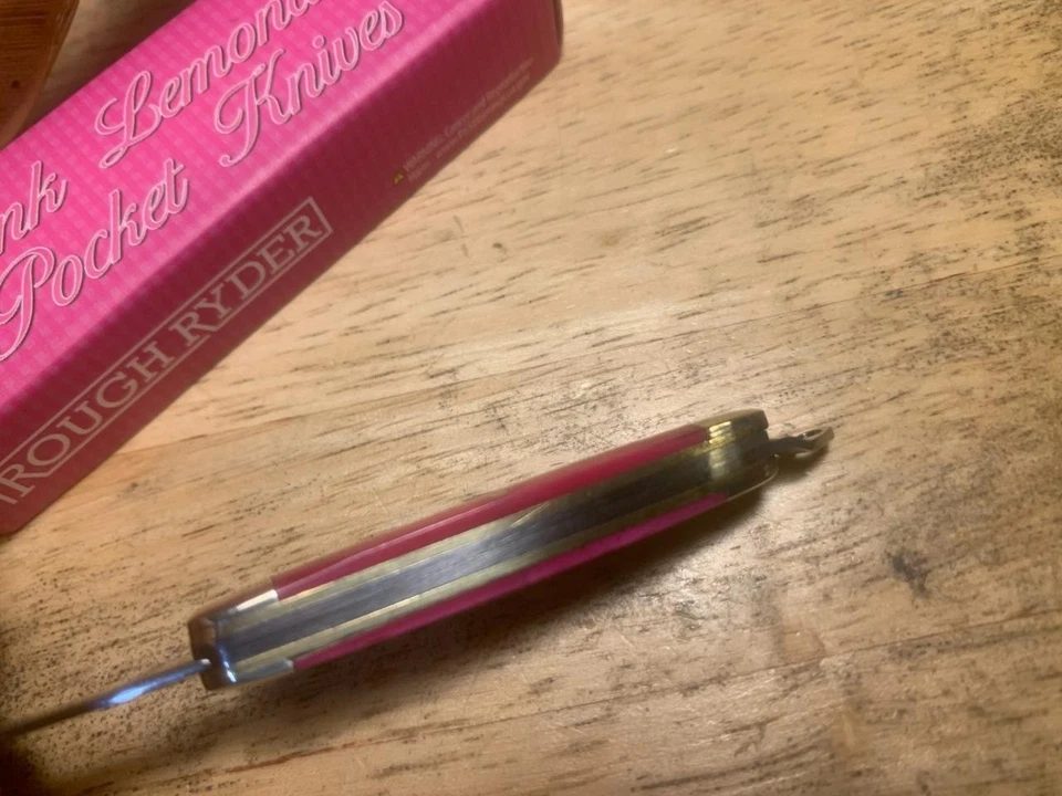 Navaja de Bolsillo Rough Rider Tiny 2" Rosa Hueso Liso Rata Muskrat con Lazo de Cordón RR841 Foto 4 de 4