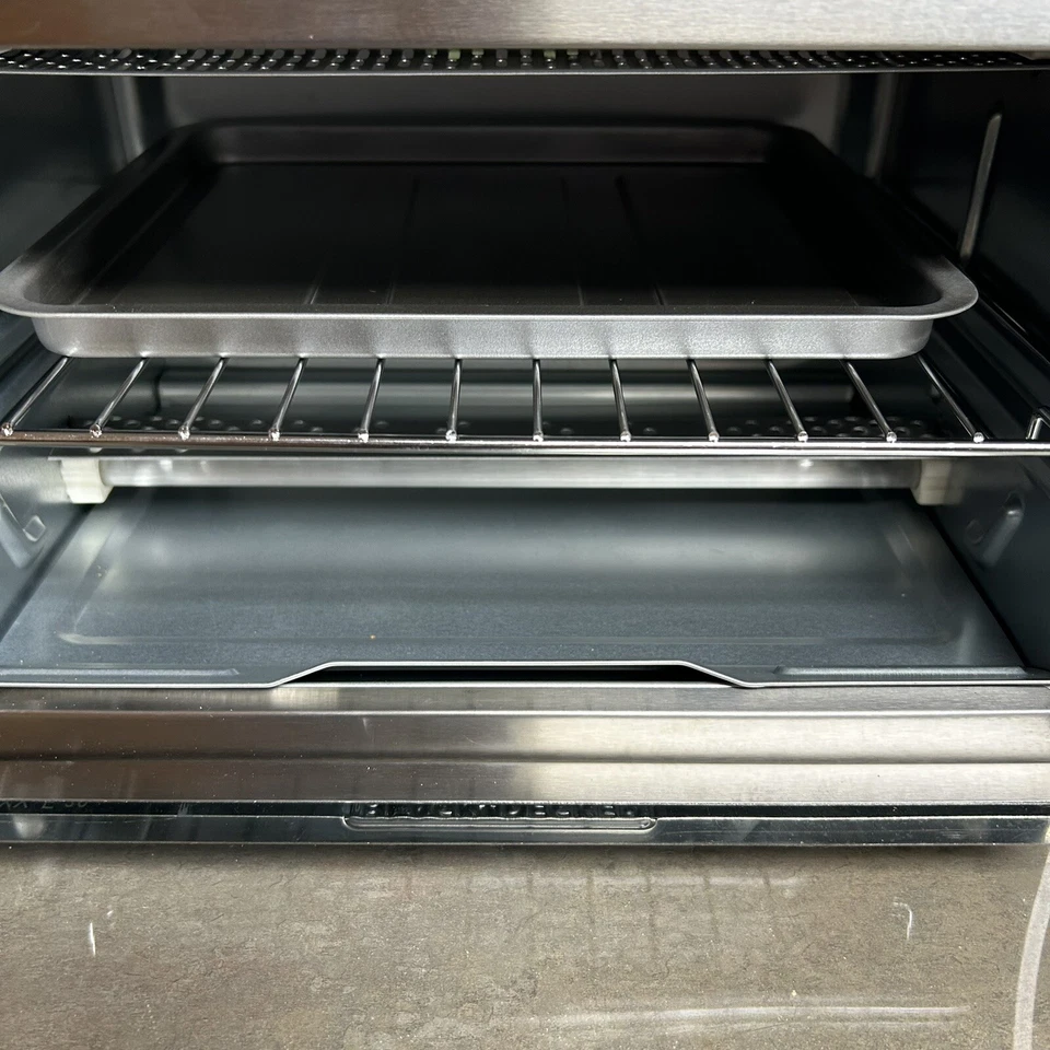 Black & Decker TO1745SSG 4-Slice Natural Convection Toaster Oven Bake Broil Warm - Image 3 of 4