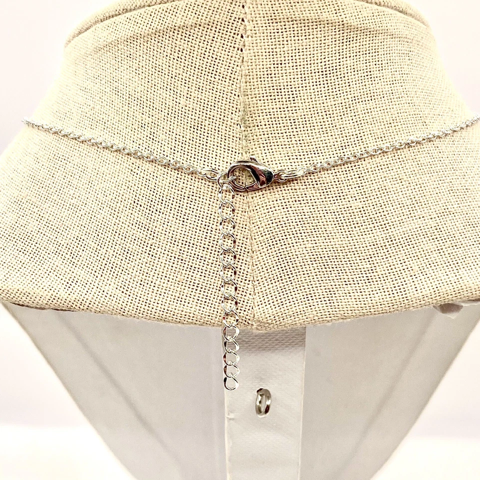 Moderno Juego de Pendientes Collar Marvella Tono Plateado Corazón Pavé Estrás Delicado C Foto 2 de 4