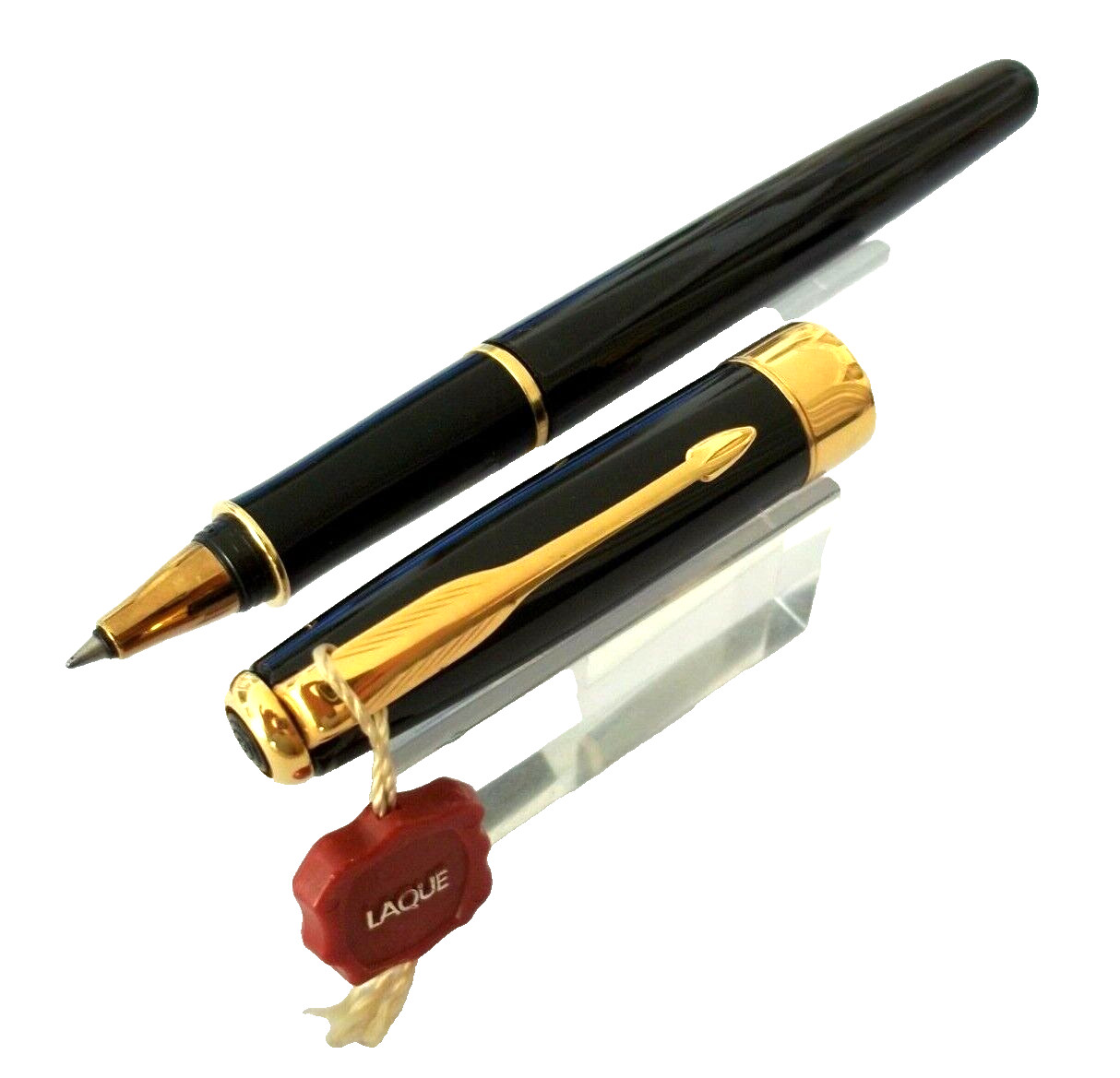 Parker Sonnet laque noire le stylo roller idéal pour signer vos contrats importants au bureau