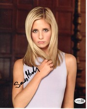 Sarah Michelle Gellar signed 8x10 Photo Buffy the Vampire Slayer JSA
