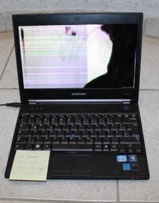 Laptop Samsung NP400B 15,6" Intel Core i3-2310M 320GB HDD ohne RAM, mit Netzteil - Bild 1 von 4