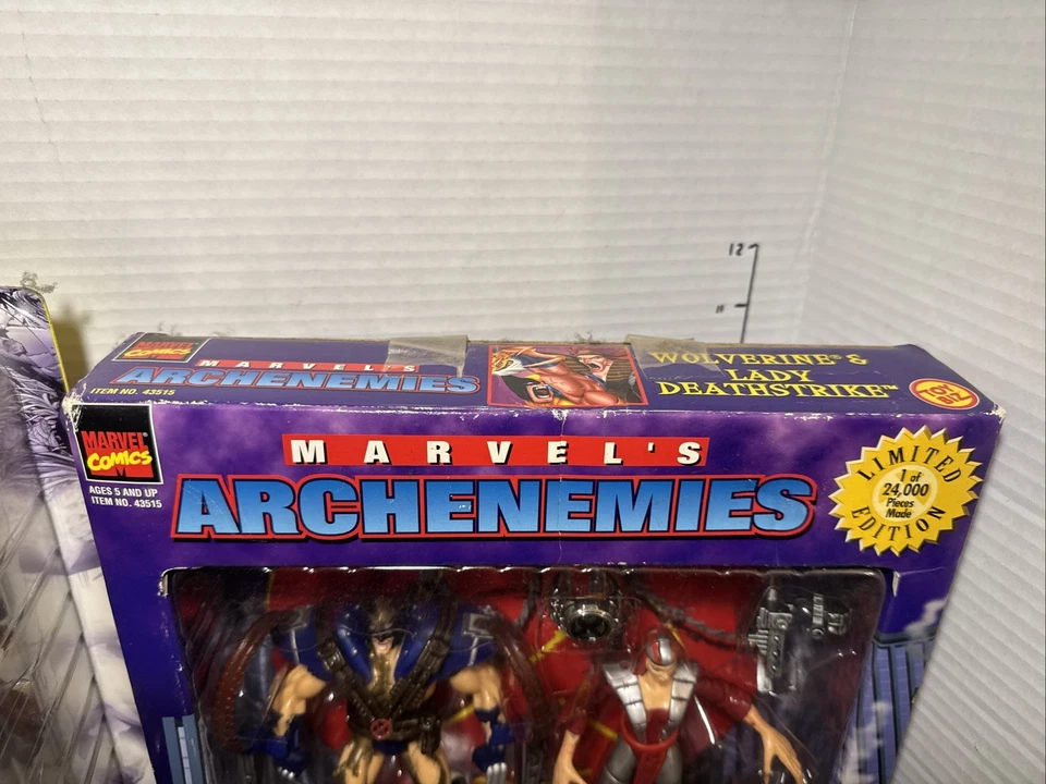 Lote de figuras de acción nuevas en caja Toybiz y Marvel Select Wolverine figuras de acción de colección Foto 4 de 4