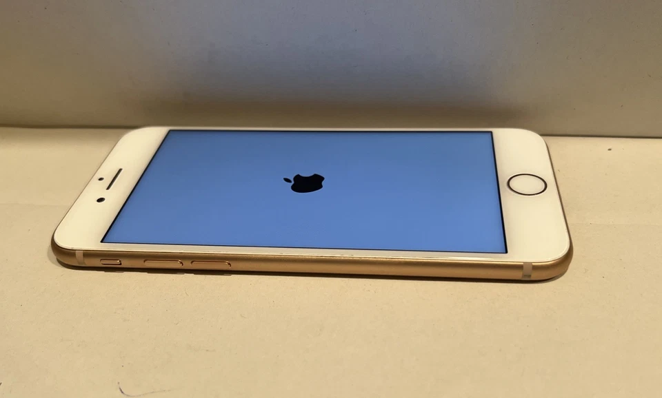 iPhone 8 64 GB White and Rose Gold Carrier- Us Sprint/ T Mobile. - Image 3 of 4