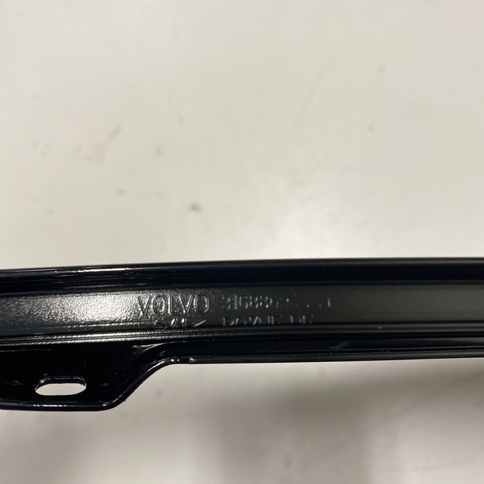 2016-2023 VOLVO XC90 REAR RIGHT SIDE DOOR B PILLAR APPLIQUE 