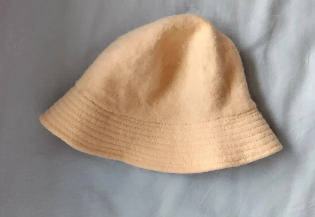 Vintage Women's Bucket Hat by Liz Claiborne, ecru color, 100% Wool