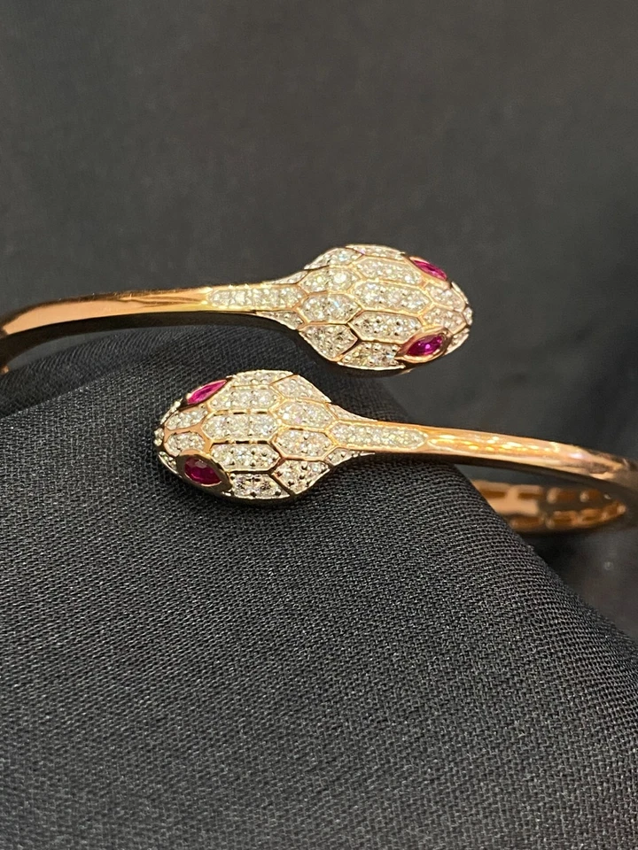 Pave 1.41 Cts Round Brilliant Cut Diamonds Ruby Snake Bracelet In 18K Rose Gold - Image 2 of 4