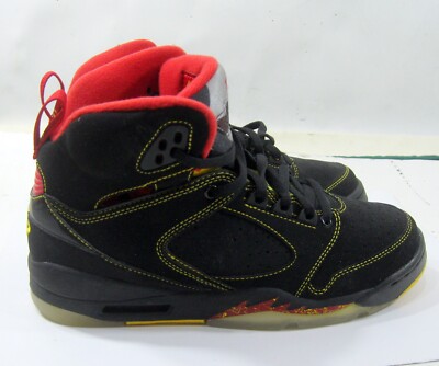 JORDAN SIXTY PLUS 'ATLANTA HAWKS' 365163 071 youth Size 5 - women size 6.5