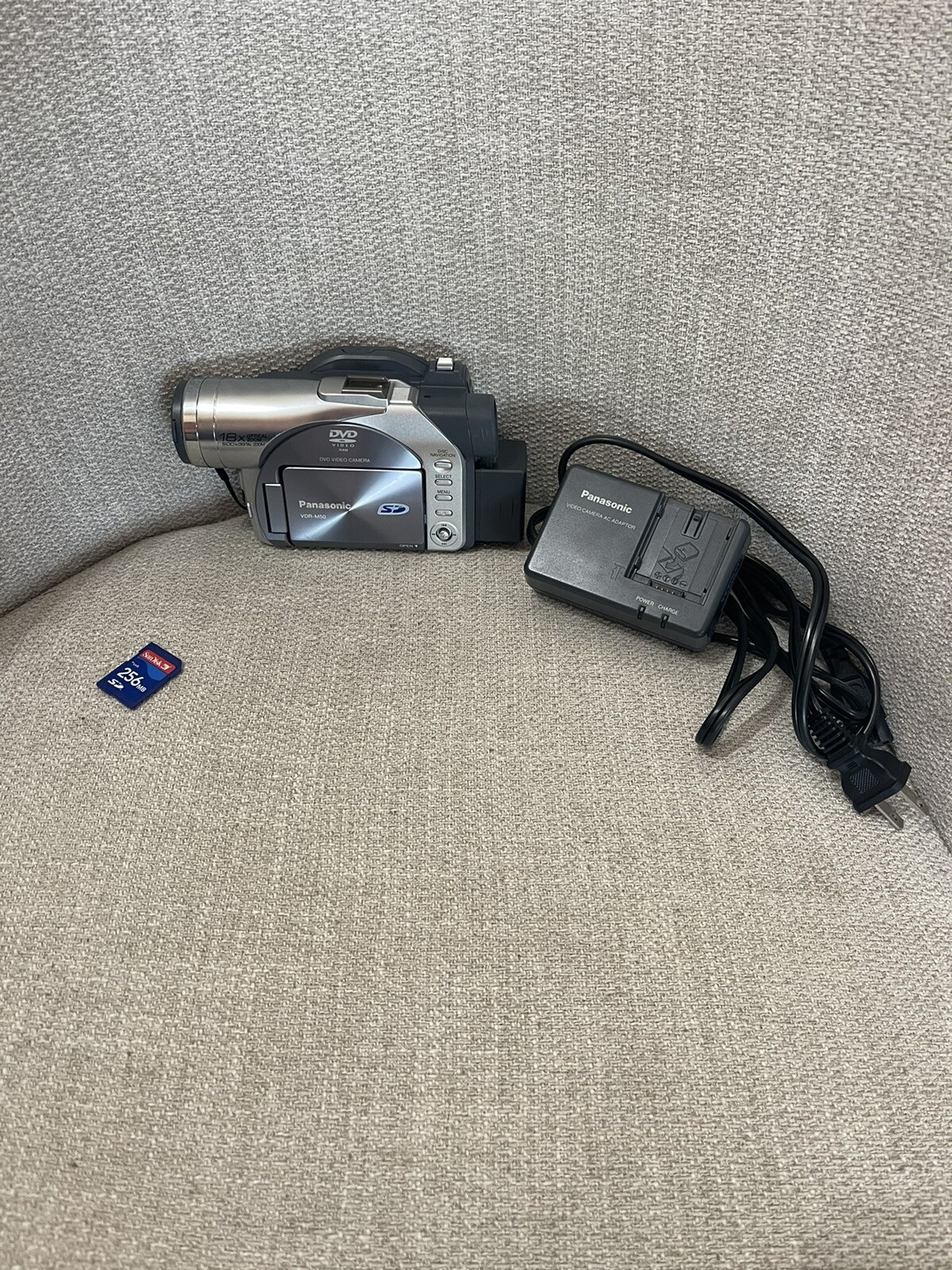 Panasonic Palmcorder VDRM50 DVD Camcorder, Not Reading Discs READ