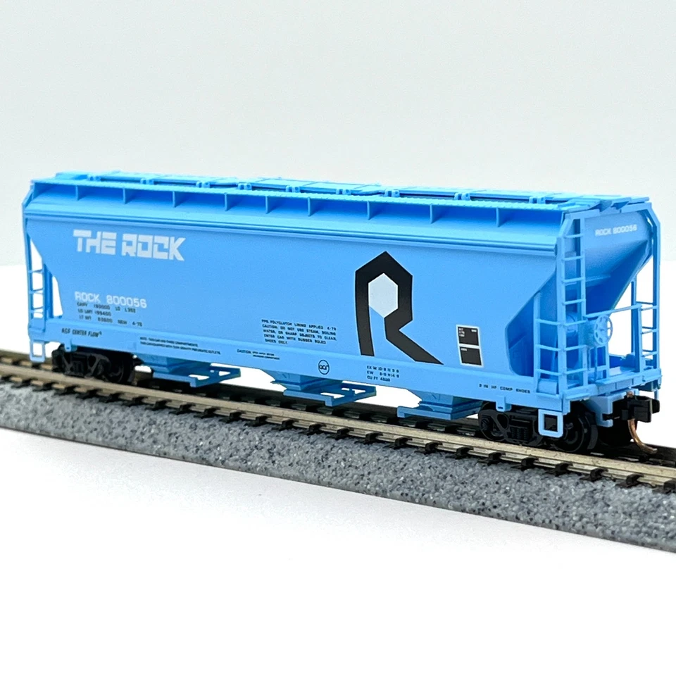 Micro-Trains N Scale 94170 Rock Island 3 Bay ACF Center Flow Hopper 800056 - Image 2 of 4