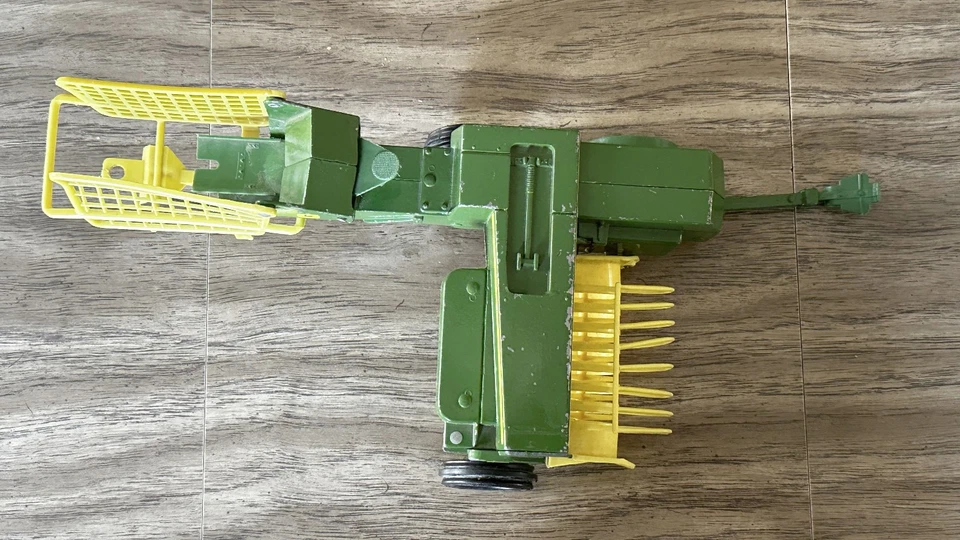 Empacadora de heno diecast John Deere vintage ERTL modelo 52040 stock #585 Foto 2 de 4