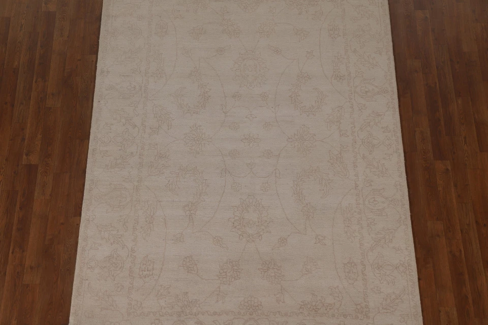 Transitional Style Wool Floral Chobi Peshawar Rug 6x8 Ft Handmade Beige Rug - Image 4 of 4