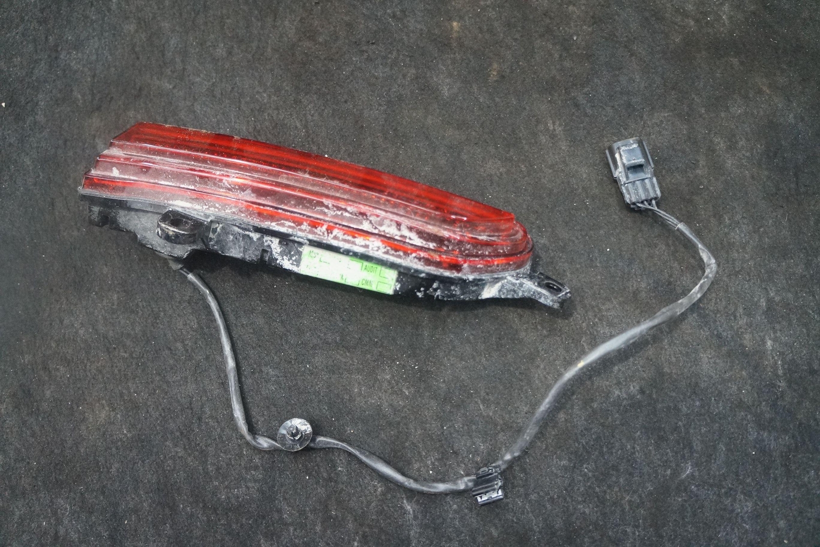 Rear Right Inner Trunk Deck Lid Tail Light Lamp HY53-138452-BC Aston Martin DB11