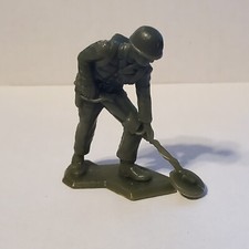 1960's Louis Marx WW2 World War 2 II Green American USA Toy Soldier 60MM Figure