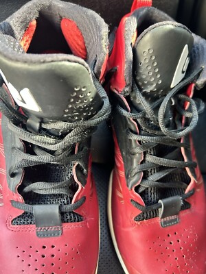 Size 9.5 - Jordan Fly Wade 2 Gym Red small piece of rubber missing