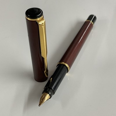 Parker 88 Rialto Maroon Lacquer & Gold Fountain Pen M Nib