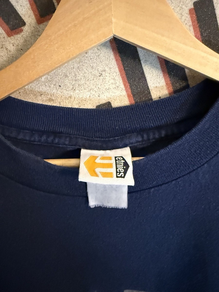 90s/Y2K navy blue Etnies skateboarding t shirt Size L Streetwear