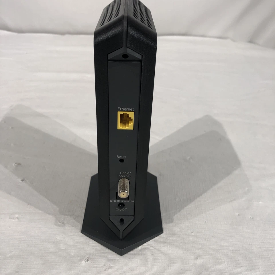 NETGEAR Cable Modem CM600 / Compatible with All Cable Providers - Image 2 of 3