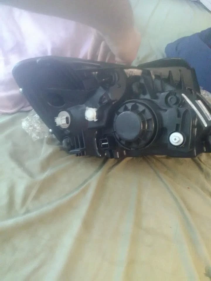 09 Kia Rio head lamp TYC Brand New - Image 2 of 3