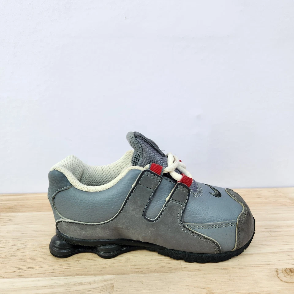 Nike Shox Tenis Niño Zapato Talla 6.5C Gris (488308-025) Foto 3 de 4