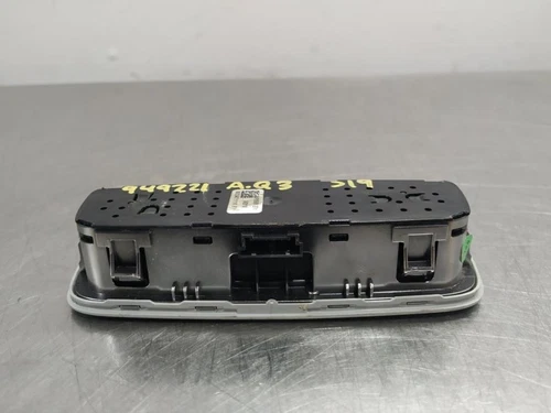 8V0947111B Luce Interna per AUDI Q3 SPORTBACK (F3N) 35 TDI 2019 949221 - Foto 3 di 10