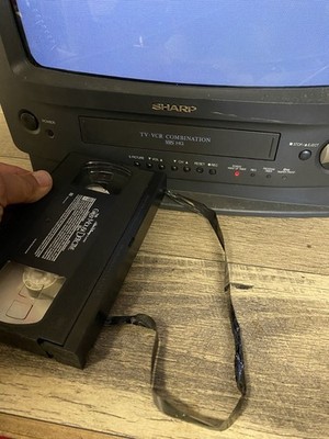 Sharp Retro Gaming 13in TV/VHS Combo 13VT-H60 ⚠️Broken VHS doesn