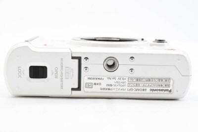 NearMint]Panasonic LUMIX DMC-GF1 12.1 MP Camera With LUMIX G 14mm