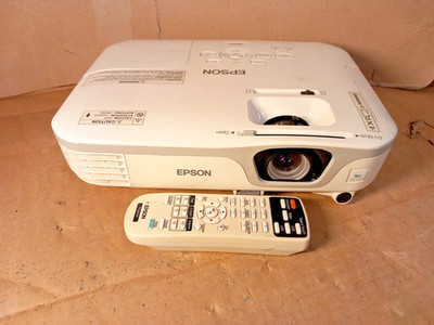 Epson EB-X11 H435B LCD-Projektor LAMPENSTUNDEN: 2125STD & ECO: 0HRS + FERNBEDIENUNG