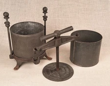 Antique 10-Quart Cast Iron Fruit / Lard Press No.3 Griswold-Type Very Nice Cond.