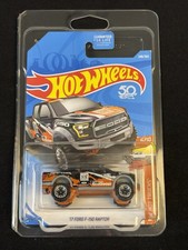 2018 HOT WHEELS CAR '17 FORD F 150 RAPTOR 348/365 HOT TRUCKS 6/10 W/ PROTECTOR